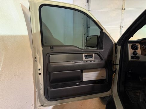 Used 2014 Ford F150 Raptor w/ Equipment Group 801A Luxury AWD/4WD image 9