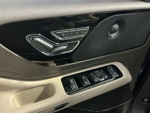 Used 2023 Lincoln Aviator Reserve w/ Elements Package Plus image 23