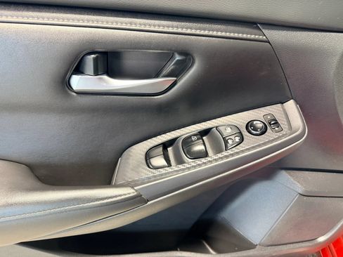 Used 2022 Nissan Sentra SV FWD image 6