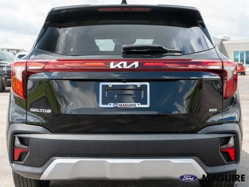 Used 2024 Kia Seltos LX AWD/4WD image 7