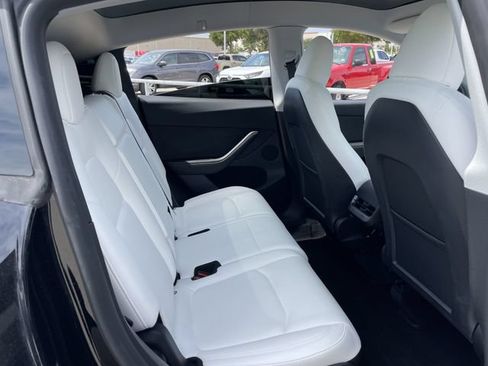 Used 2023 Tesla Model Y Long Range AWD/4WD image 24
