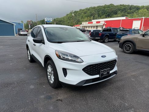Used 2022 Ford Escape S AWD/4WD image 3