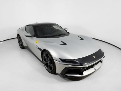 Used 2025 Ferrari 12Cilindri RWD image 22