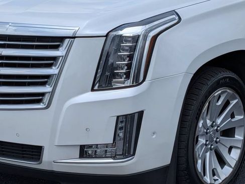 Used 2020 Cadillac Escalade ESV Platinum AWD/4WD image 9