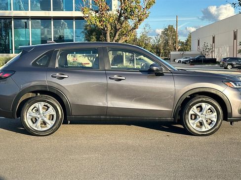 Used 2023 Honda HR-V LX image 3