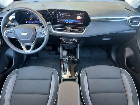 Used 2024 Chevrolet TrailBlazer LT w/ LT Cold Weather Package image 14