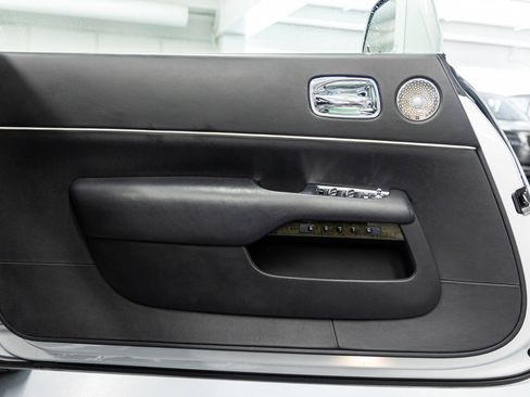 Used 2017 Rolls-Royce Dawn RWD image 29