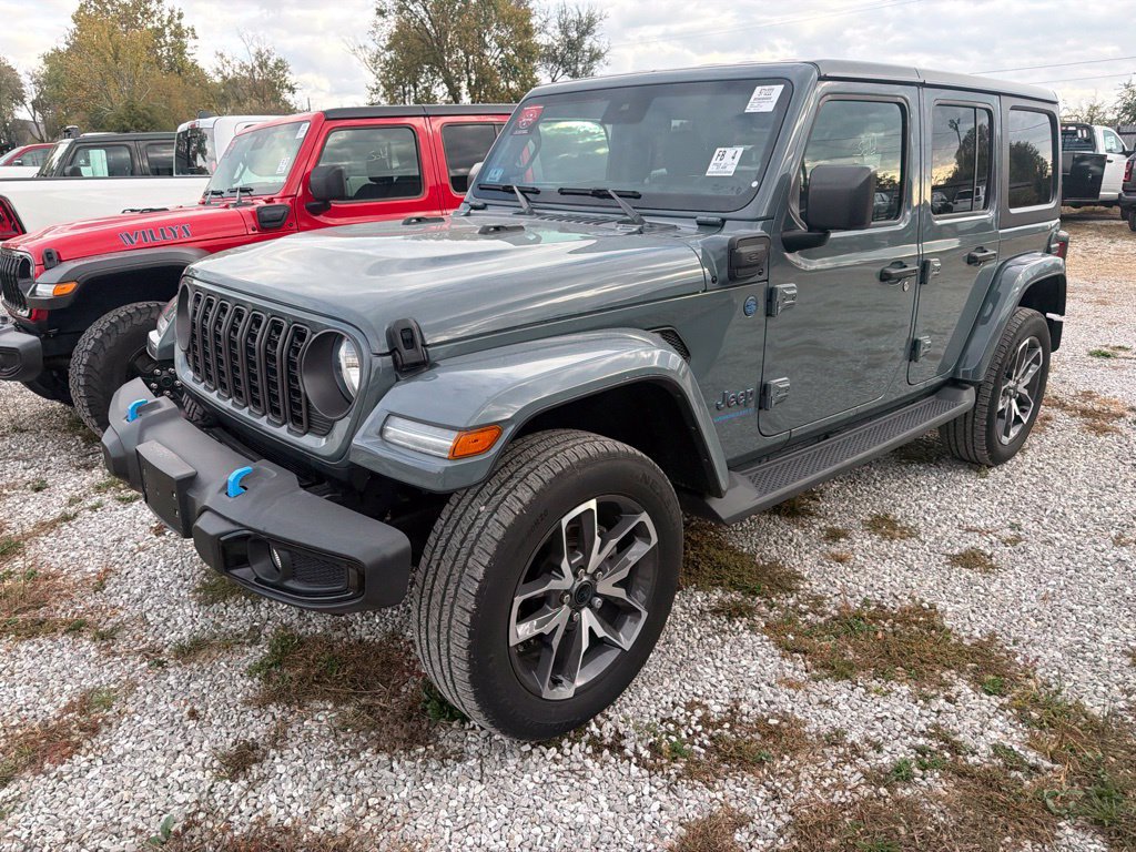 Used 2024 Jeep Wrangler Unlimited w/ Convenience Group AWD/4WD image 8