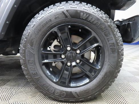 Used 2021 Jeep Wrangler Unlimited Sahara image 8