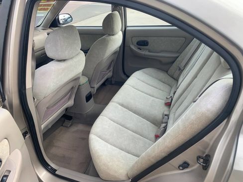 Used 2003 Hyundai Elantra GLS FWD image 13