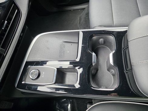 Used 2025 Buick Enclave Preferred image 18