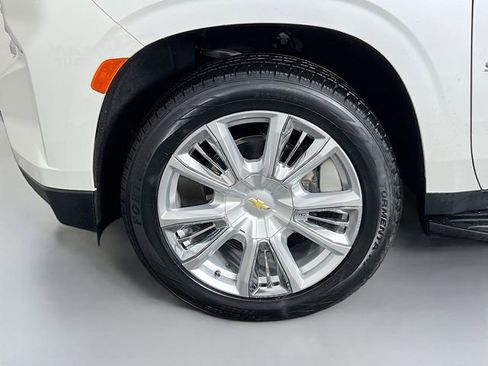 Used 2023 Chevrolet Suburban High Country AWD/4WD image 30