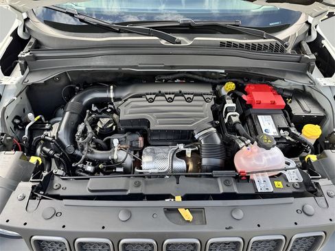 Used 2023 Jeep Renegade Trailhawk image 9