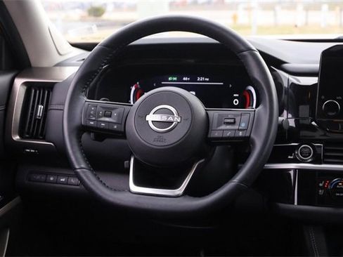 Certified 2024 Nissan Pathfinder Platinum w/ Cargo Package image 24