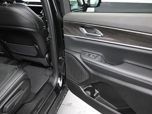 New 2026 Jeep Grand Cherokee L 4WD image 15