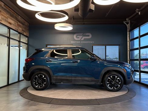 Used 2021 Chevrolet TrailBlazer LT w/ Convenience Package image 2