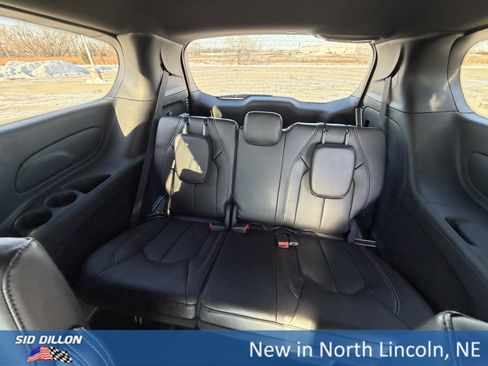 New 2026 Chrysler Pacifica Select image 17