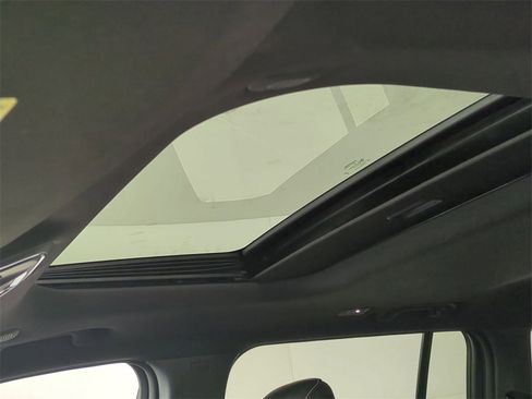 Used 2024 Jeep Grand Cherokee Altitude image 18