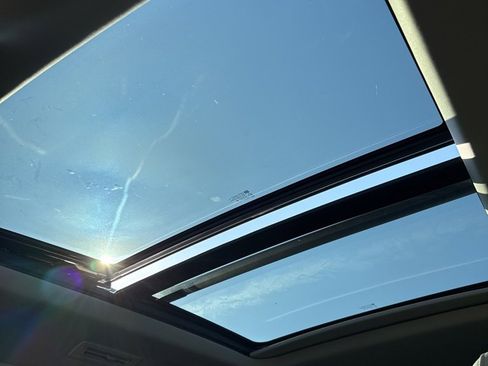 Used 2022 Cadillac XT6 Premium Luxury image 19