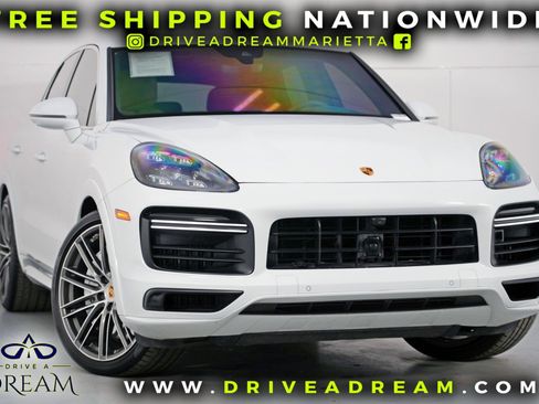 Used 2019 Porsche Cayenne Turbo image 2