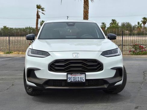 Used 2023 Honda HR-V Sport image 2