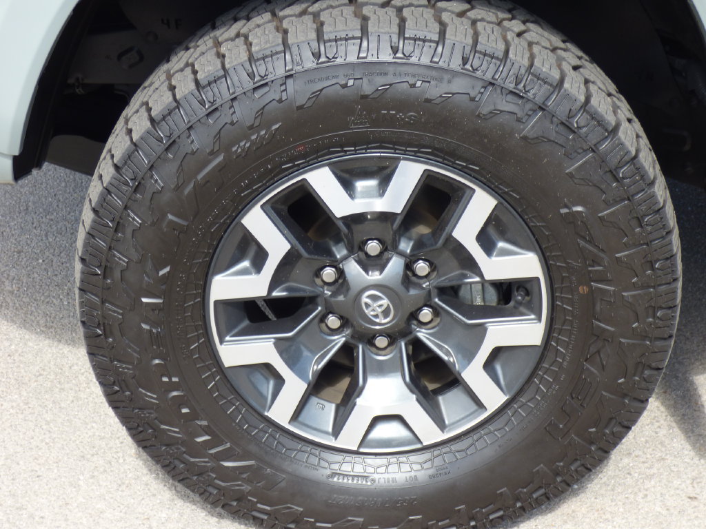 Used 2023 Toyota Tacoma TRD Off-Road AWD/4WD image 9