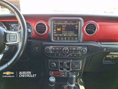 Used 2020 Jeep Gladiator Rubicon AWD/4WD image 11