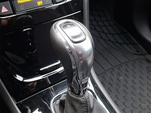 Used 2021 Buick Encore Preferred image 13