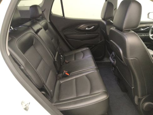 Used 2024 GMC Terrain SLT FWD image 19