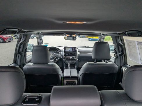Used 2023 Lexus GX 460 Premium w/ Premium Package AWD/4WD image 16