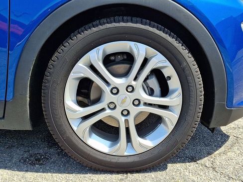 Used 2020 Chevrolet Bolt LT FWD image 2