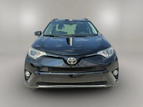 Used 2017 Toyota RAV4 XLE FWD image 2