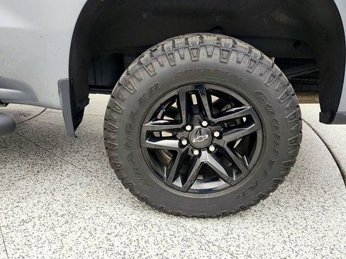 Used 2020 Chevrolet Silverado 1500 LT Trail Boss AWD/4WD image 9