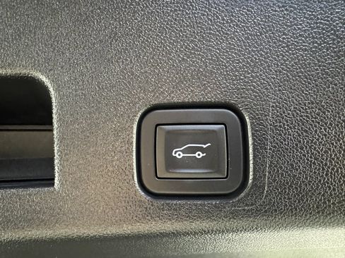Used 2025 Chevrolet Traverse LT w/ Sun and Wheel Package AWD/4WD image 34