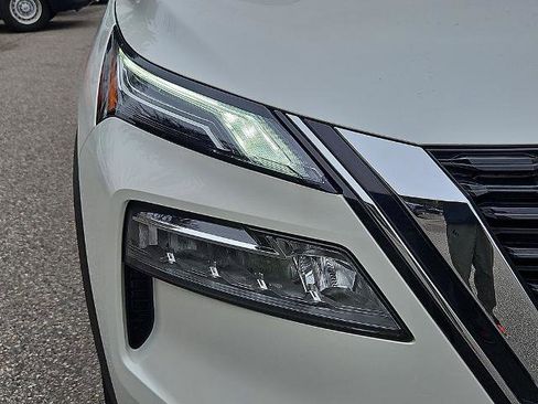 Certified 2023 Nissan Rogue Platinum AWD/4WD image 11