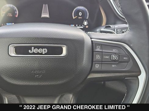 Used 2022 Jeep Grand Cherokee Limited AWD/4WD image 25