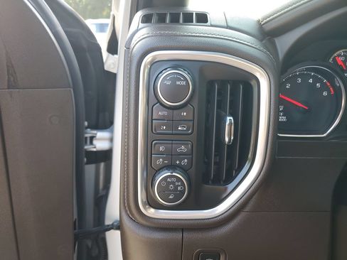 Used 2021 Chevrolet Silverado 1500 LTZ w/ Safety Package II AWD/4WD image 32