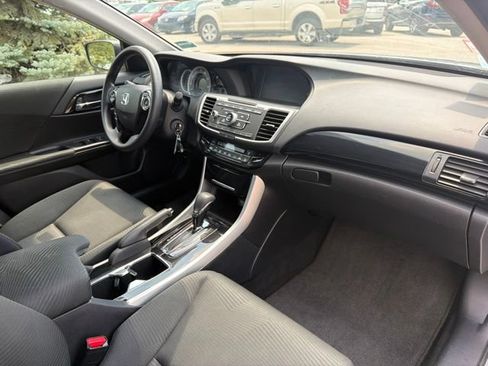 Used 2017 Honda Accord LX image 26