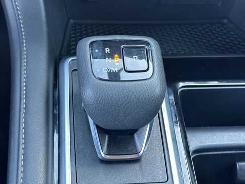 Used 2024 Nissan Pathfinder SV FWD image 22