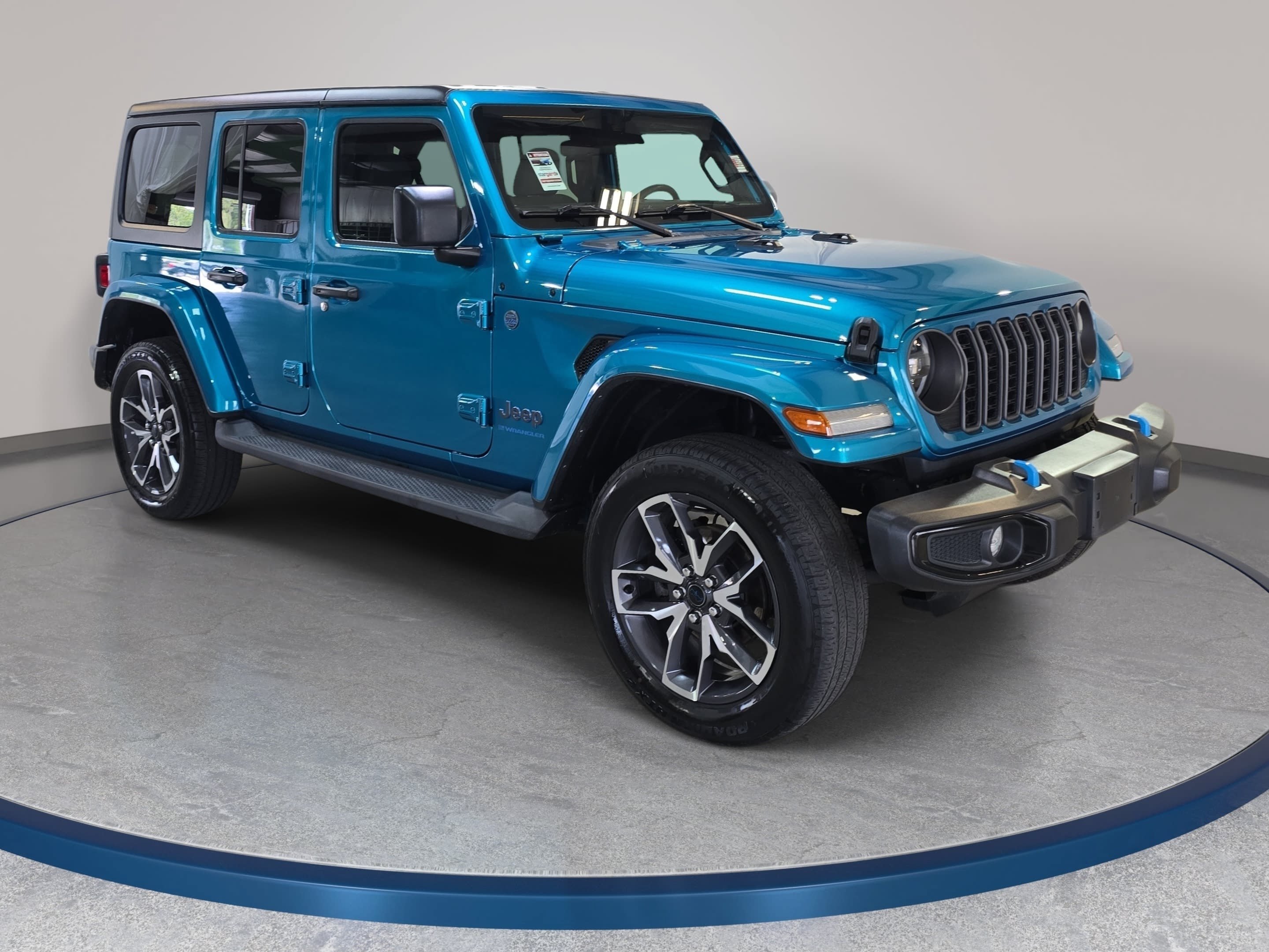 Used 2024 Jeep Wrangler Unlimited w/ Convenience Group AWD/4WD image 4