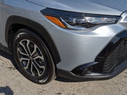 Used 2023 Toyota Corolla Cross SE image 2