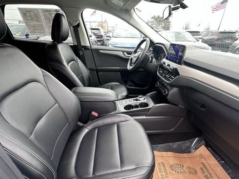 Used 2022 Ford Escape SEL image 16