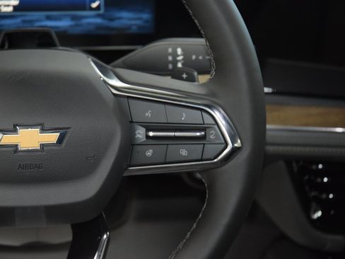 New 2026 Chevrolet Suburban High Country image 38