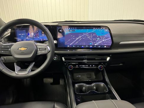 New 2026 Chevrolet Traverse LT w/ Sun and Wheel Package image 17