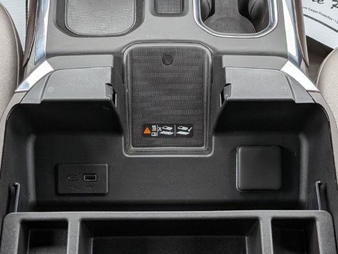 Used 2023 GMC Sierra 1500 SLT w/ SLT Premium Package AWD/4WD image 18