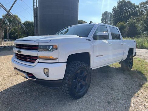Used 2018 Chevrolet Silverado 1500 LT w/ All Star Edition AWD/4WD image 5