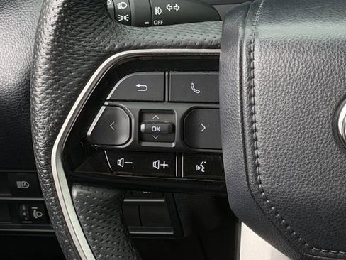 Used 2022 Toyota Tundra SR5 w/ SR5 Premium Package AWD/4WD image 15