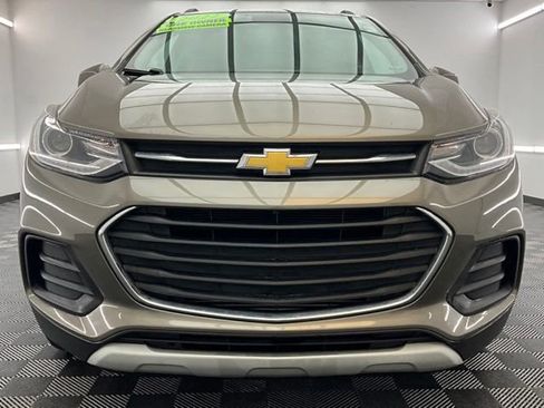Used 2022 Chevrolet Trax LT w/ Driver Confidence Package AWD/4WD image 2