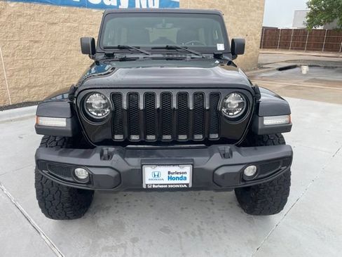 Used 2022 Jeep Wrangler Unlimited Sahara AWD/4WD image 2
