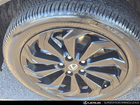 Used 2025 Lexus UX 300h FWD image 11